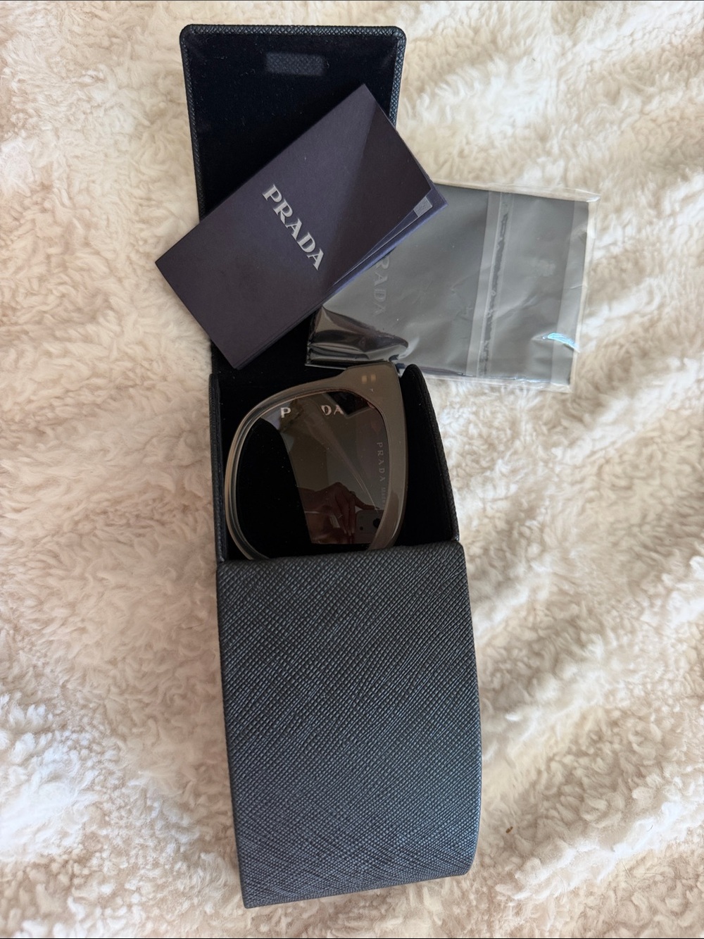 NWT* Prada Women’s Taupe Gradient Oversized Cat-Eye Sunglasses w/ Case - Picture 6 of 7